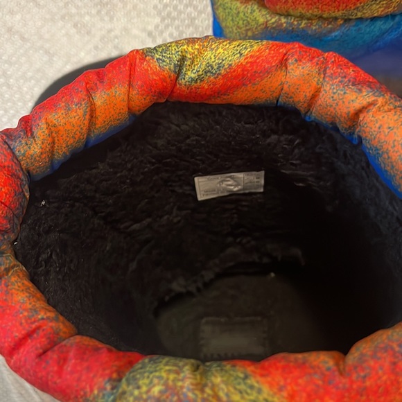 Brand new children’s Sherpa lined croc boots. - Picture 3 of 4